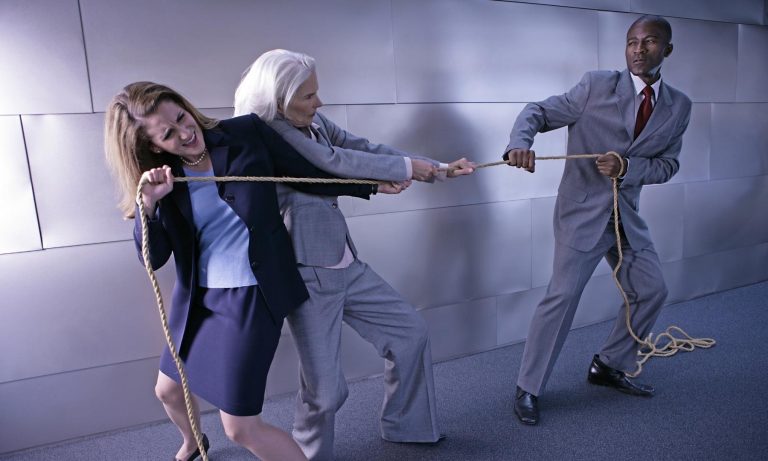 zwischenmenschliche Konflikte am Arbeitsplatz lösen