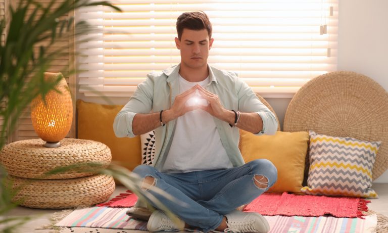 reiki Selbstbehandlung handpositionen