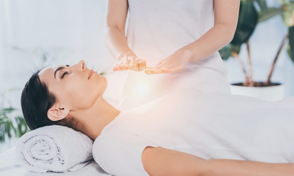 Jemandem Reiki geben